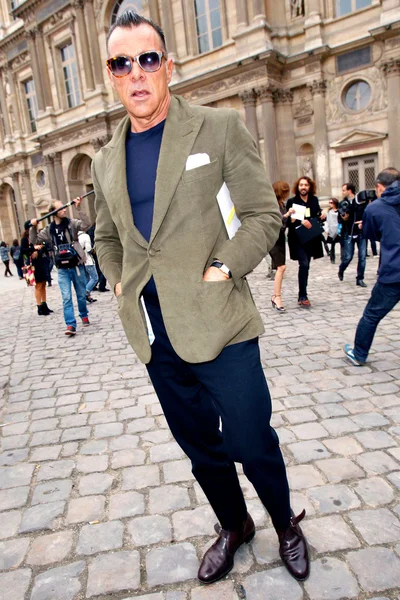 Look 10